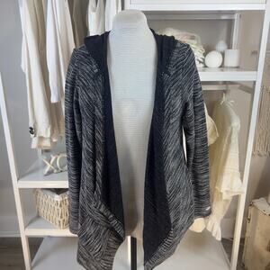 Maurice's women's size XXl asymmetrical black white threads open cardigan #3124